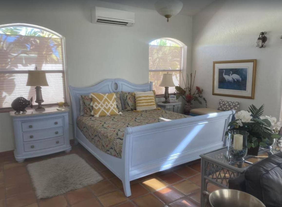 Pool/Waterfront Home 5 Min Walk To Siesta Key Village And Beach Екстер'єр фото